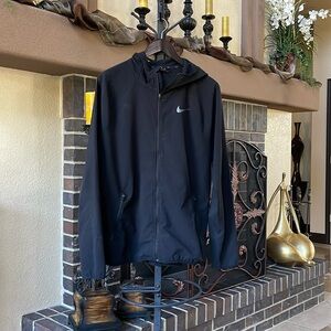 Nike Mens dri fit Windrunner. Black hoodie